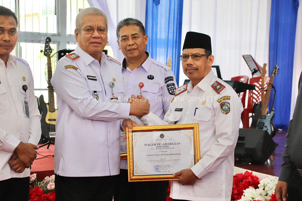 Pemkab Mempawah Raih Penghargaan dari Ditjen Imigrasi atas Dukungan Penguatan Layanan Keimigrasian